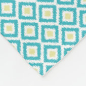 Monogrammed Aqua Gele Diamanten Ikat Patroon Fleece Deken (Hoek)