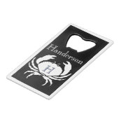 Monogrammed Black and White Crab Nautical Creditkaart Flessenopener (Achterkant Gekanteld)