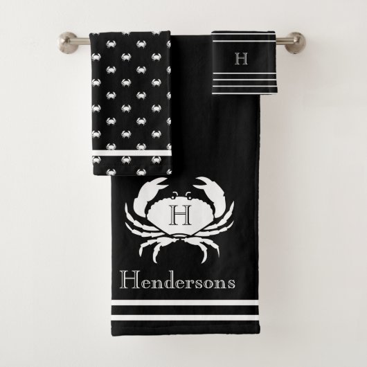 Monogrammed Black White Crab Nautical Bad Handdoek (Insitu)