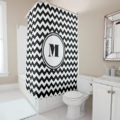 Monogrammed Black White Striped Chevron Pattern Douchegordijn (In situ)