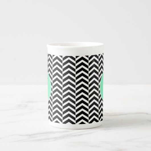 Monogrammed Black, White Zee Foam Chevron Pattern Porselein Kop (Voorkant)