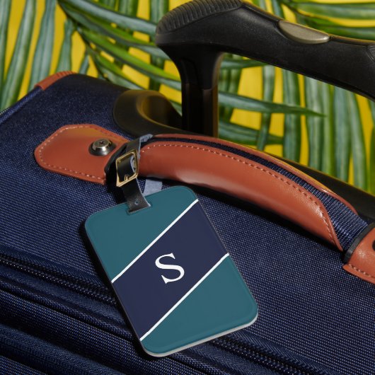 Monogrammed Blue Green and Navy Geometric Stripe Bagagelabel (Voorkant Insitu 1)
