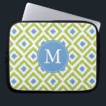 Monogrammed Blue Green Diamond Ikat Pattern Laptop Sleeve<br><div class="desc">Stijlvol en stijlvol design is voorzien van een kleurrijk en trendy diamant met een mooi patroon en kan worden gepersonaliseerd met uw monogram,  initiaal,  naam of een tekst van uw keuze voor een perfect aangepast cadeau!</div>