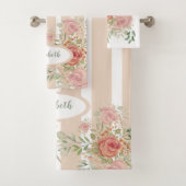 Monogrammed Blush Floral Victoriaans Waterverf Bad Handdoek (Insitu)