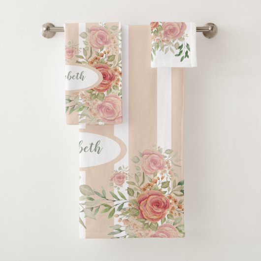 Monogrammed Blush Floral Victoriaans Waterverf Bad Handdoek (Insitu)