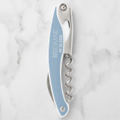 Monogrammed bruidsmeisje blauwe bloemen bruiloft kurkentrekker (Achterkant)