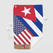 Monogrammed Cubaanse / Amerikaanse vlag golfhanddo Golfhanddoek (Insitu)