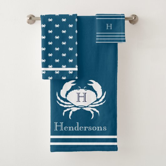 Monogrammed Donker Blauwgroen Blauw Wit Krab Nauti Bad Handdoek (Insitu)