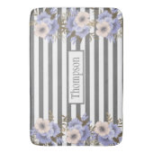 Monogrammed dusty blue matching-strepen badmat (Voorkant Verticaal)