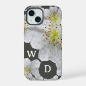 Monogrammed Elegante Schattigee Bloemkunst Houtsko iPhone 15 Case (Achterkant)