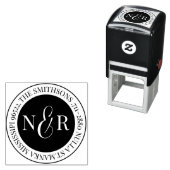 Monogrammed familienaam retour adres circulair  zelfinktende stempel (In situ)