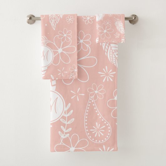 Monogrammed Feathers Flower Doodles roze ELKE kleu Bad Handdoek (Insitu)