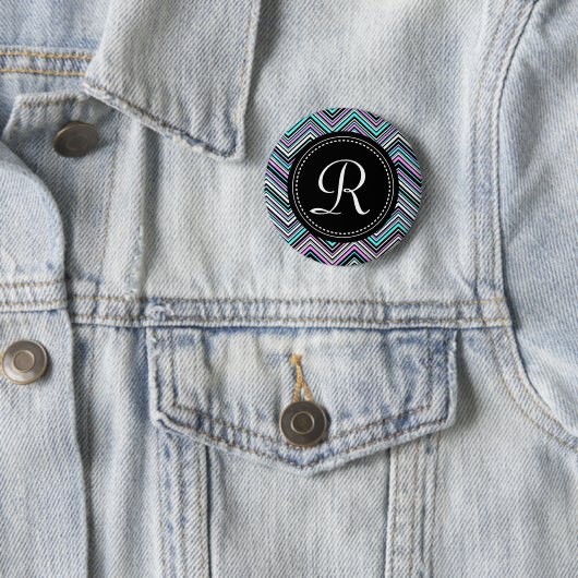 Monogrammed Feminine Tribal Chevron Pattern Ronde Button 5,7 Cm (In situ)