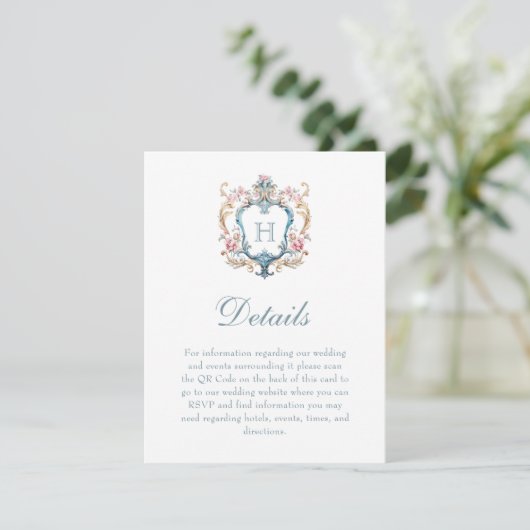  Monogrammed Floral Crest Wedding Details Informatiekaartje (Staand voorkant)