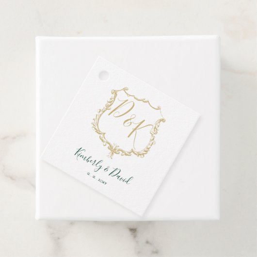 Monogrammed Gold Crest en Forest Green Wedding Bedankjes Labels (In situ)