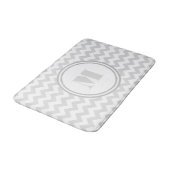 Monogrammed Gray White Striped Chevron Pattern Badmat (Gekanteld)