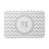 Monogrammed Gray White Striped Chevron Pattern Badmat (Voorkant)