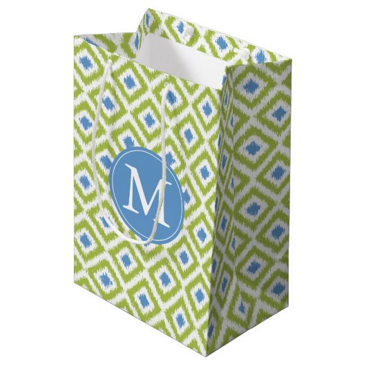 Monogrammed Green Blue Ikat Pattern Medium Cadeauzakje (Voorkant Gekanteld)