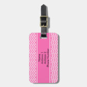 Monogrammed Hot Pink en White Chevron Pattern Bagagelabel (Voorkant verticaal)