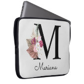 Monogrammed Initiaal M Pink Boho Floral Laptop Sleeve (Voorkant Rechts)