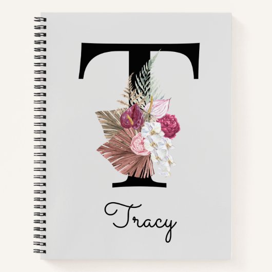 Monogrammed Initiaal T Pink Boho Girly Floral Notitieboek (Voorkant)