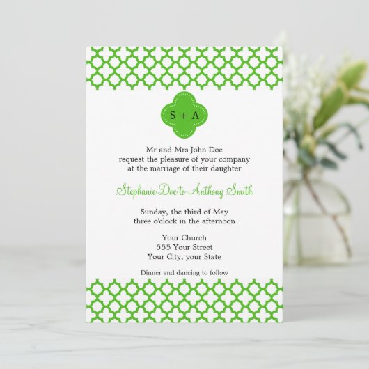 Monogrammed Kelly Green Quatrefoil Pattern Weddens Kaart (Staand voorkant)