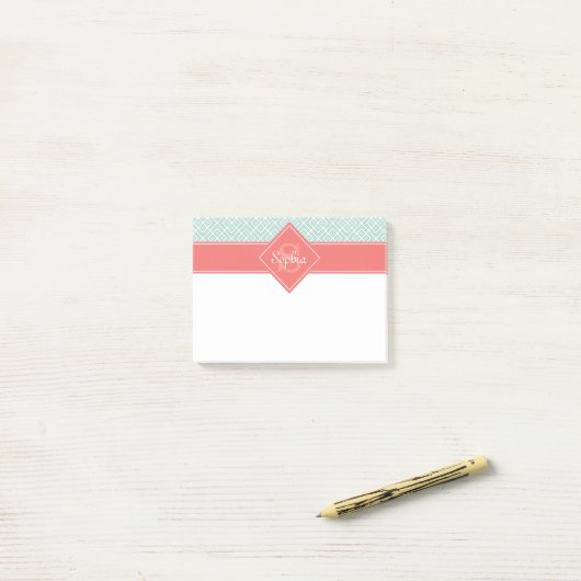 Monogrammed Koraal en Mint Diamond Pattern Post-it® Notes (Op bureau)
