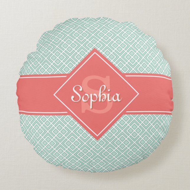 Monogrammed Koraal en Mint Diamond Pattern Rond Kussen (Voorkant)