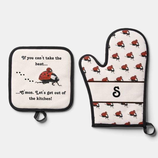  Monogrammed Ladybug Ovenwant & Pannenlap Set (Voorkant)
