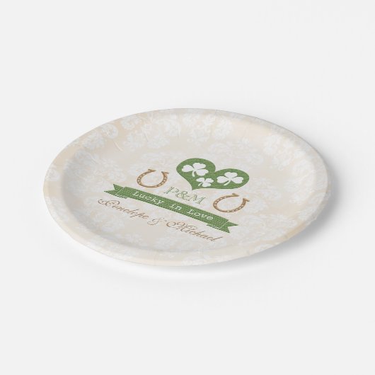 Monogrammed Lucky Hoefijzer en Shamrock bruiloft Papieren Bordje (Gekanteld)