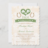 Monogrammed Lucky in Love Shamrock Wedding Kaart (Voorkant)