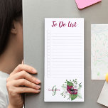 Monogrammed Magenta Waterverf Floral to do list Magnetisch Notitieblok<br><div class="desc">Personaliseer dit magnetische notitieblok met uw monogram. De sjabloon is ingesteld voor u om jouw naam en initiaal toe te voegen (maar u kunt beide secties leeg laten als u liever een of de andere hebt). Dit vrouwelijke bloemontwerp heeft magenta en witte waterverven met zacht groen en grijs blad. Het...</div>