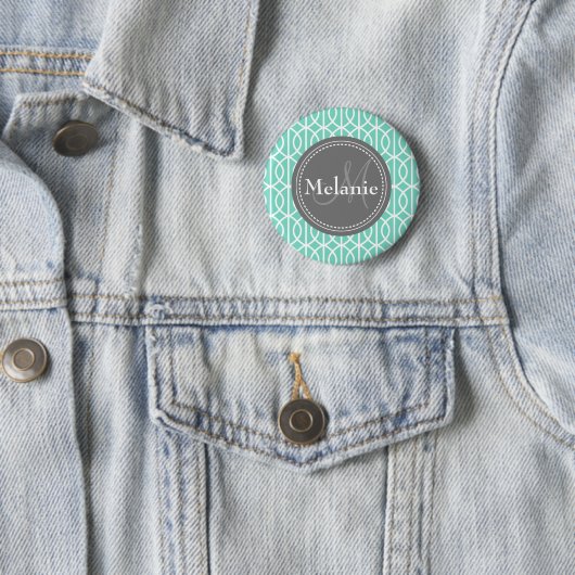 Monogrammed Mint Gray Moroccan Ogee Pattern Ronde Button 5,7 Cm (In situ)