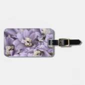 Monogrammed Mooie Paarse Delphinium Bloem Bagagelabel (Voorkant horizontaal)