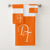 Monogrammed - neon oranje wit - vetstrepen bad handdoek (Insitu)
