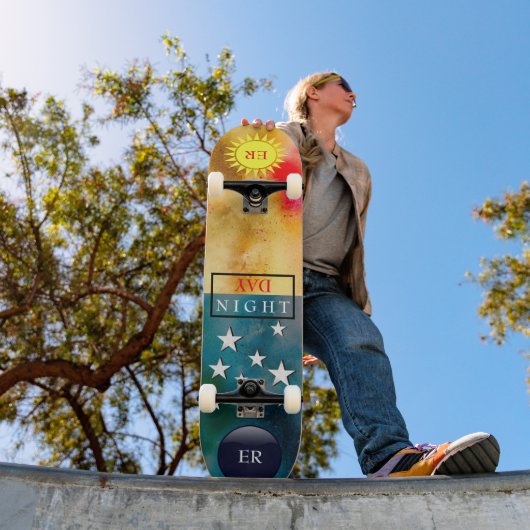 Monogrammed Night VS Day Skateboard (Buiten 1)