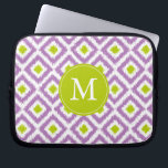 Monogrammed Paars Green Diamond Ikat Pattern Laptop Sleeve<br><div class="desc">Stijlvol en stijlvol design is voorzien van een kleurrijk en trendy diamant met een mooi patroon en kan worden gepersonaliseerd met uw monogram,  initiaal,  naam of een tekst van uw keuze voor een perfect aangepast cadeau!</div>