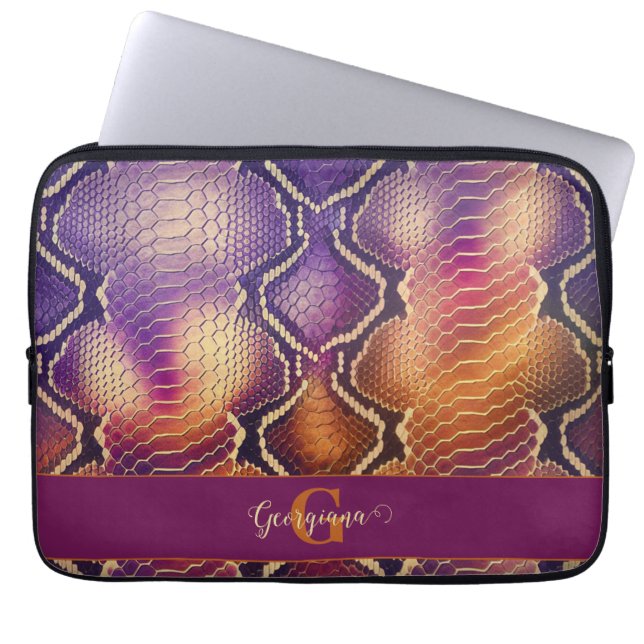Monogrammed Paarse & Gouden Glinsterende Slangenhu Laptop Sleeve (Voorkant)
