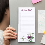 Monogrammed Paarse Waterverf Floral to do list Magnetisch Notitieblok<br><div class="desc">Personaliseer dit magnetische notitieblok met uw monogram. De sjabloon is ingesteld voor u om jouw naam en initiaal toe te voegen (maar u kunt beide secties leeg laten als u liever een of de andere hebt). Dit vrouwelijke bloemontwerp heeft paarse en witte waterverven met zacht groen en grijs gebladerte. Het...</div>