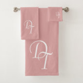 Monogrammed - pastelroze bad handdoek (Insitu)