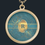 Monogrammed Pauw in Blauwgroen en gouden veren Goud Vergulden Ketting<br><div class="desc">Mooie blauwgroen groene tinten worden gecombineerd met gouden tinten in deze faux pauwenveer en elegant thema monogrammed ketting of medaillon voor haar.</div>