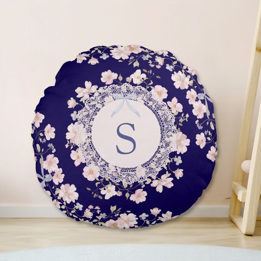 Monogrammed Pink Flowers and Lace Floral Rond Kussen