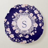 Monogrammed Pink Flowers and Lace Floral Rond Kussen (Voorkant)