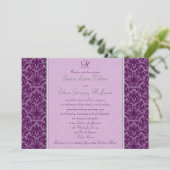 Monogrammed Plum Damask Wedding Invitation Kaart (Staand voorkant)