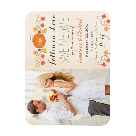 Monogrammed Pompoen Herfst Bruiloft Save the Date Magneet (Verticaal)
