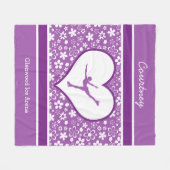 Monogrammed Purple Flowers Pattern Figuur Skating Fleece Deken (Voorkant (Horizontaal))