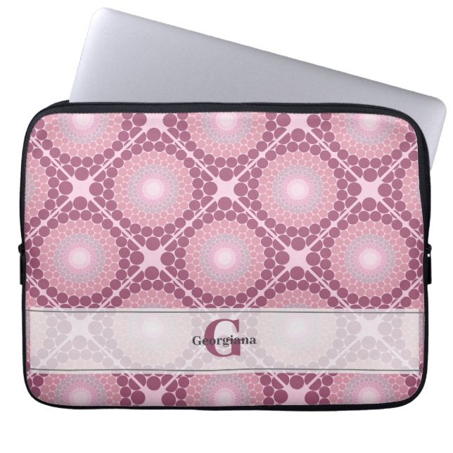 Monogrammed Radiant Dusky Roos Dot Mandala Tiled Laptop Sleeve (Voorkant)