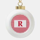 Monogrammed Red/White Stripes Keramische Bal Ornament (Voorkant)