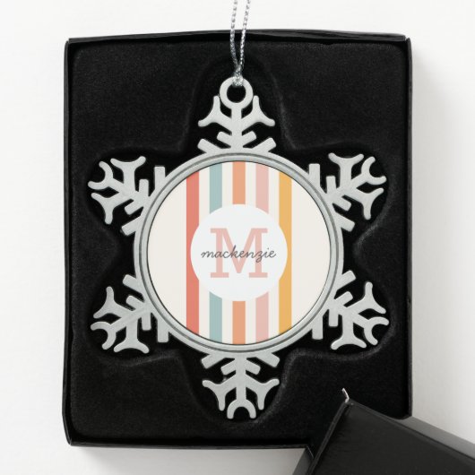 Monogrammed Retro Kleurrijke Strepen Gepersonalise Tin Sneeuwvlok Ornament (Kistje)