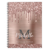 Monogrammed Roos Gold Glitter Drift op roze metale Notitieboek (Voorkant)